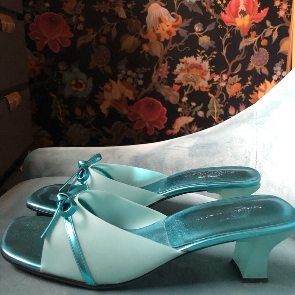 Chinese Laundry Y2K translucent heels size 8M - LIKE NEW